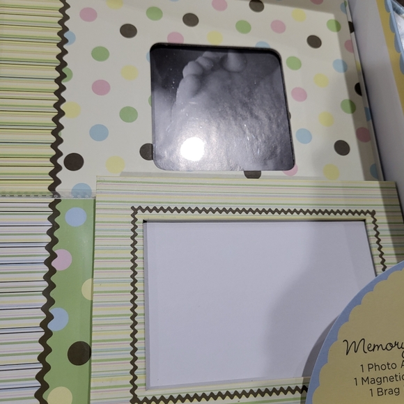 New G Squared Baby 48 Pic Album Memory Kit, Magnetic Frame And 24 Pic Brag Book - Picture 1 of 3